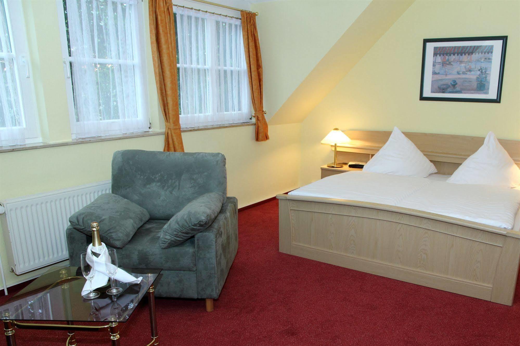 Hotel Und Restaurant Kranichsberg Woltersdorf  Luaran gambar